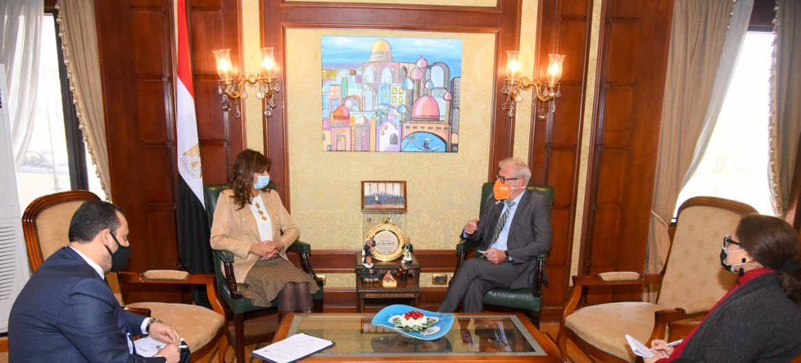 مدير مكتب المنظمة الدولية للهجرة في مصر خلال اجتماعه مع وزيرة الهجرة المصرية