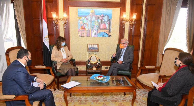 مدير مكتب المنظمة الدولية للهجرة في مصر خلال اجتماعه مع وزيرة الهجرة المصرية