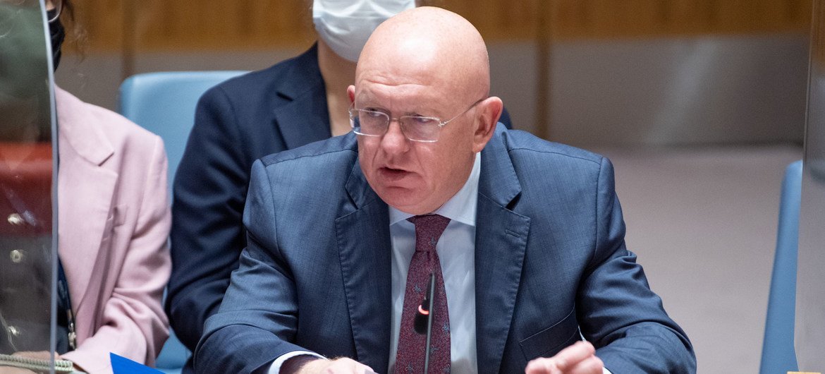 سفير الاتحاد الروسي فاسيلي نيبينزيا يخاطب اجتماع مجلس الأمن بشأن الحالة في أفغانستان.