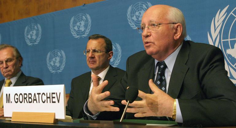 Gorbachov abraçou a ONG ambiental global Green Cross Internacional 