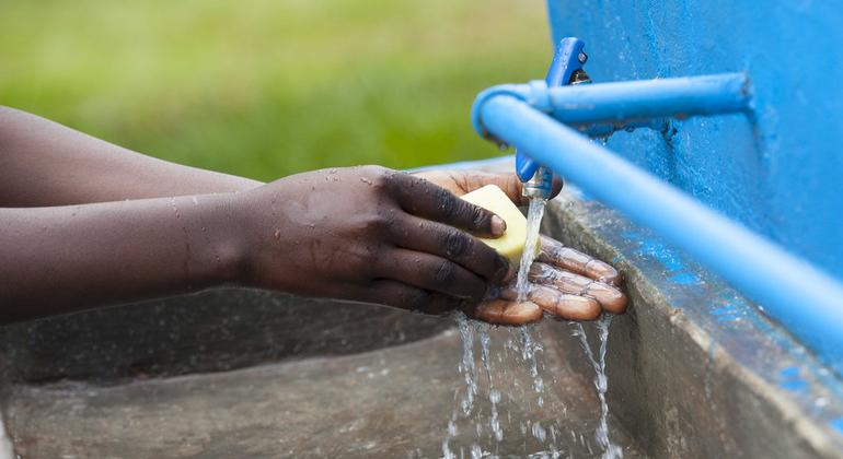 تقرير جديد: تحسين الوصول إلى المياه والصرف الصحي ينقذ حياة 1.4 مليون شخص سنويا