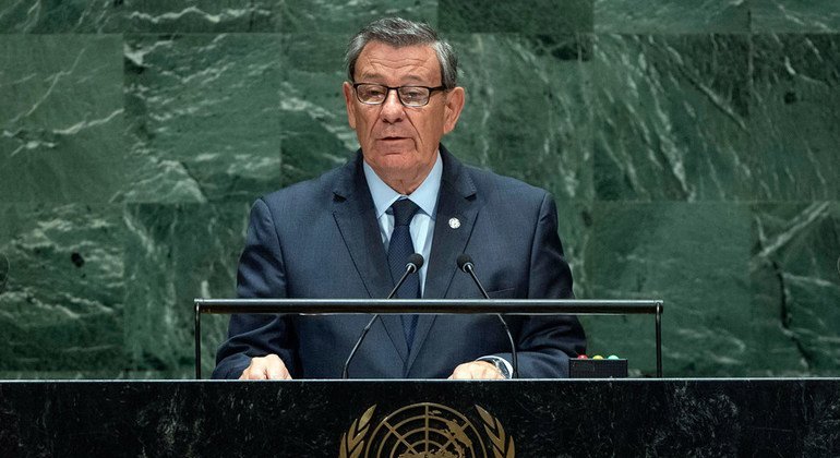 El ministro de Relaciones Exteriores de Uruguay, Rodolfo Nin Novoa, habla en la Asamblea General de la ONU.
