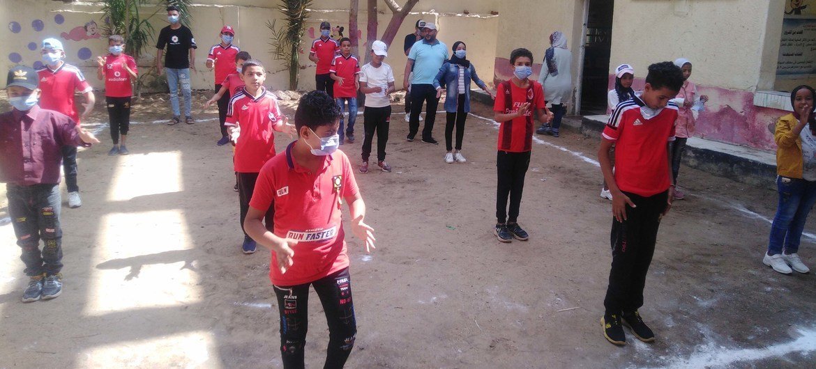埃及法尤姆省童工活动中心的孩子们。