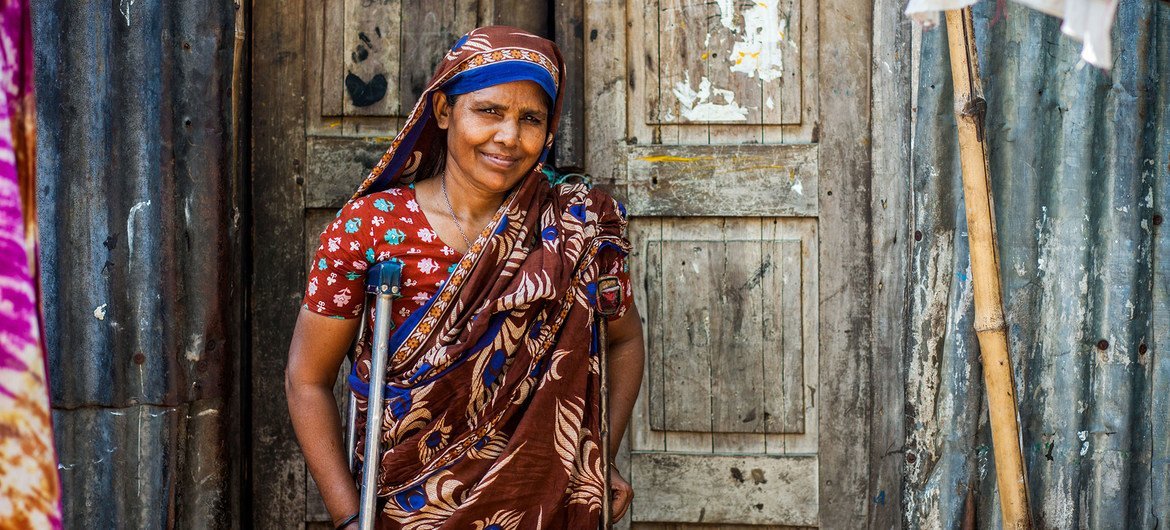 यूएनडीपी बांग्लादेश के शहरी ग़रीब इलाक़ों में कोरोनावायरस की रोकथाम के लिये आपदा सहायता मुहैया करा रहा है.