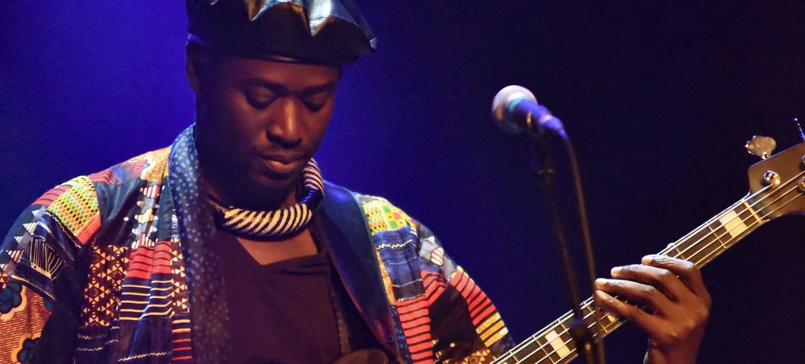 Alune Wade, chanteur et bassiste sénégalais 