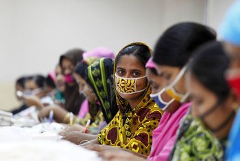 Пандемия коронавируса усугубила проблему гендерного неравенства и свела на нет достигнутые за последние десятилетия успехи в борьбе за права женщин. 