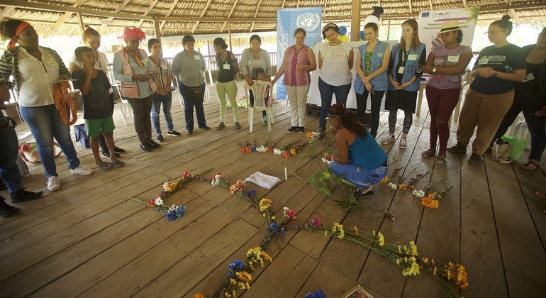 Lideres comunitarias rinden homenaje a activistas asesinados en el departamento colombiano de Chocó, 