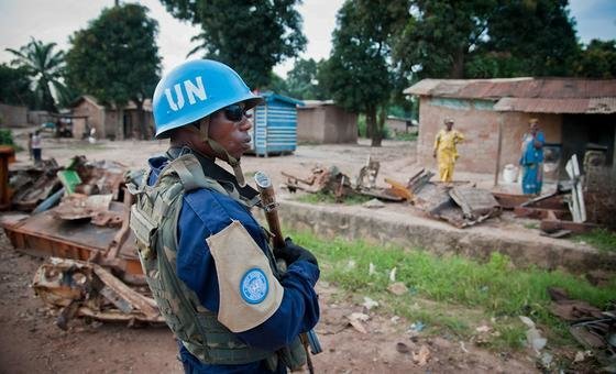 Casques bleus de la MINUSCA en patrouille en République centrafricaine.