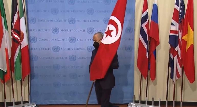 إنزال العلم التونسي بعد انتهاء فترة عامين من عضويتها غير الدائمة في مجلس الأمن.