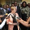联合国人权事务高级专员巴切莱特在访问刚果民主共和国伊图里期间向刚果媒体发表讲话（档案照片）。