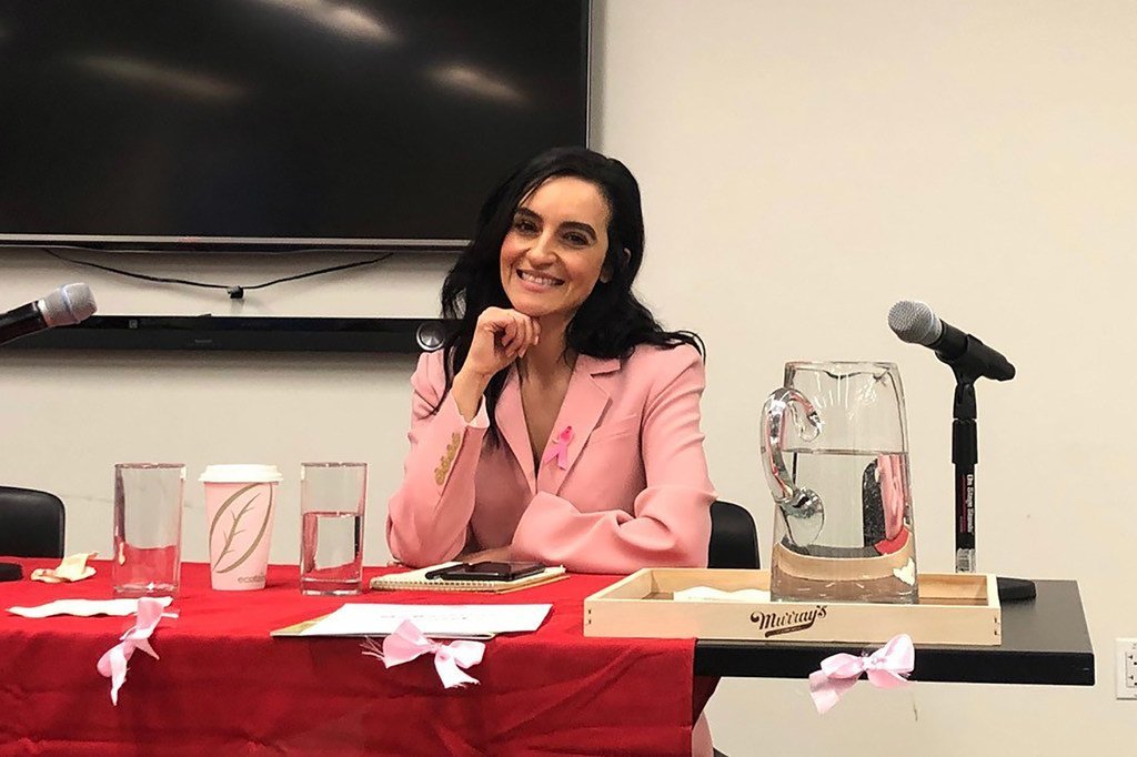 باسمة يوسف تعرض تجربتها في قهر سرطان الثدي في مقرّ الأمم المتحدة في نيويورك.