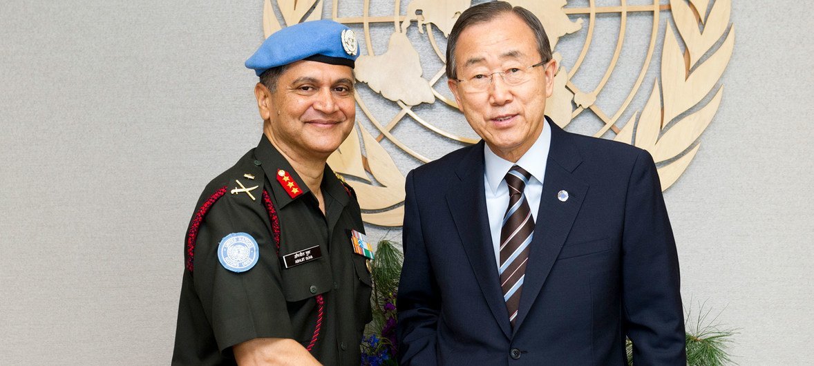 लैफ़्टिनेंट जनरल अभिजीत गुहा संयुक्त राष्ट्र के शांति रक्षा अभियानों में अनेक पदों पर काम कर चुके हैं. वो संगठन के अभियानों में मिलिटरी सलाहकार की ज़िम्मेदारी भी निभा चुके हैं. (2012)