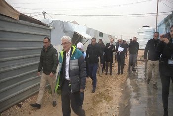 منسق الشؤون الإنسانية، مارك لوكوك، يزور مخيم الزعتري للاجئين السوريين في الأردن.