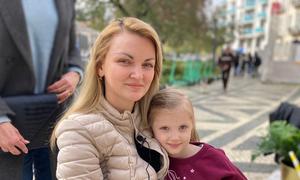 Nataliia Vladimirova e a filha de 4 anos, Sasha, estão em Lisboa desde 14 de março. 