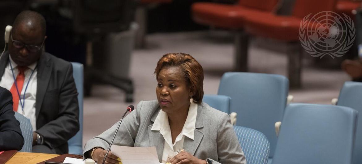 مجلس الأمن الدولي يجتمع بشأن الحالة في السودان وجنوب السودان. في الصورة ليليان رزق تقدم إحاطة رئيسة شبكة تمكين المرأة في جنوب السودان أمام مجلس الأمن.