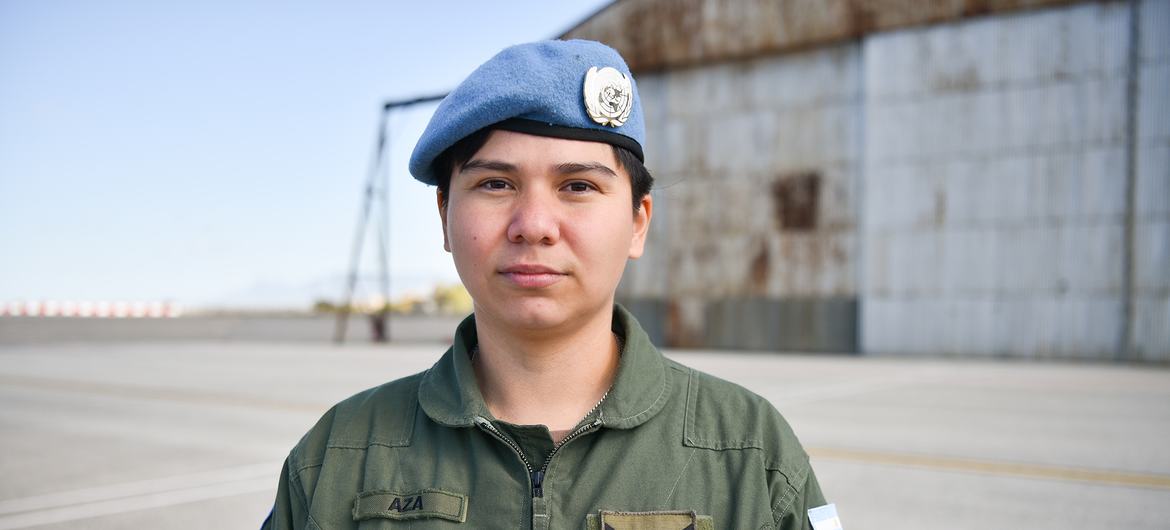 La cabo primero Mara Yamila Aza, de Argentina, cumple su servicio en la Fuerza de las Naciones Unidas para el Mantenimiento de la Paz en Chipre.