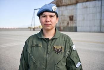 La cabo primero Mara Yamila Aza, de Argentina, cumple su servicio en la Fuerza de las Naciones Unidas para el Mantenimiento de la Paz en Chipre.