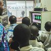 Le studio de Radio Okapi à Bukavu a ouvert ses portes aux élèves du « Complexe Scolaire Okapi » dans le cadre d’une visite guidée de la MONUSCO. Ces élèves, âgés de 2 à 11 ans, ont ainsi pu découvrir et comprendre le rôle et la mission de la MONUSCO en RD Congo