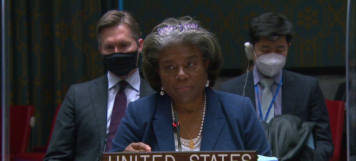 美国常驻联合国代表琳达·托马斯-格林菲尔德在安理会发言。