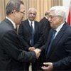 Le Secrétaire général Ban Ki-moon avec le Président de l'Autorité palestienne Mahmoud Abbas en janvier 2009.