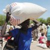 Des personnes d'Abyei déplacées sont assistées par les organisations humanitaires à Turalei, dans l'Etat de Warrap, au Soudan.