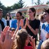 L'Ambassadrice de bonne volonté Angelina Jolie lors d'une visite d'un camp de réfugiés syriens en Turquie en 2011.
