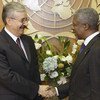 Secretary-General Kofi Annan (right) meets with Naji Sabri, Minister for Foreign Affairs of Iraq. 