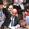 L'ambassadeur américain Negroponte vote au Conseil