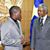 Kofi Annan with DRC President Joseph Kabila (file photo)