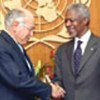 Kofi Annan et le Premier Ministre australien, John Howard (archives)