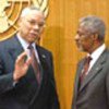 Kofi Annan et le Secrétaire d'État américain, Colin Powell