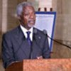 Kofi Annan s'adresse aux journalistes (Genève)