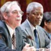 Kofi Annan (C) and Professor Eric Wieschaus