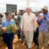 Le Haut Commissaire Ruud Lubbers visite le camp de réfugiés de Lainé, en Guinée