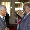 Kofi Annan (left) with Kenyan President Mwai Kibaki