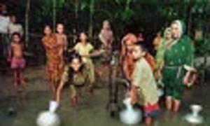 Children struggle to find clean water