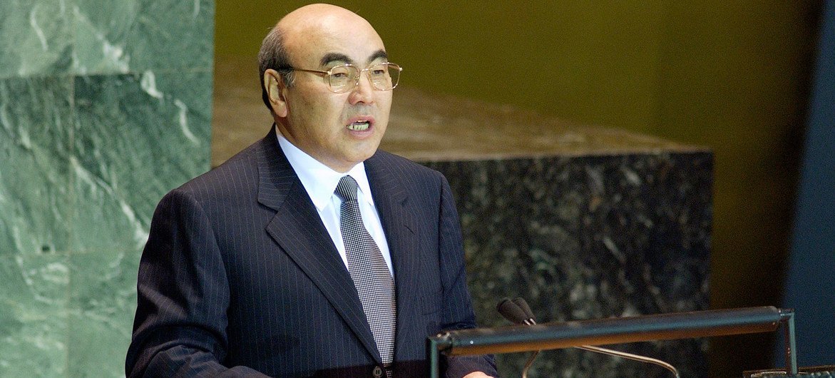 Askar A. Akayev, President of the Kyrgyz Republic, addressing the General Assembly.