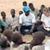 Jolie con refugiados sudaneses