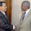 Annan (R) with President Than Shwe of Myanmar