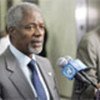 Annan briefs reporters on arrival at headquarters