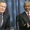 Annan (R) and former US President Bush brief press