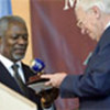 Annan presented with 2006 Caux Roundtable award
