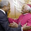 Annan and Desmond Tutu (file photo)