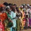 Women in Niger waiting for WFP distribution (file)