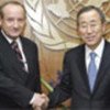 Ban Ki-moon (R) and Yvo de Boer