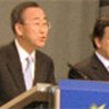 Ban Ki-moon (L) and Jose Manuel Barroso brief press