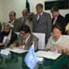 Afghanistan (L), Pakistan and UNHCR extend agreement