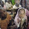 Un groupe d'enfants déplacés dans le camp de Zalingei, Ouest-Darfour.