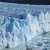 Les glaciers fondent en raison du changement climatique.