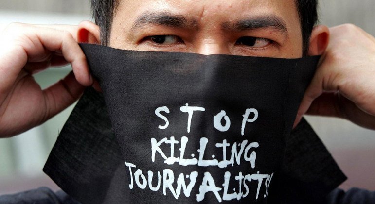 Число убийств журналистов несколько сократилось, но все больше работников СМИ гибнут в мирное время.